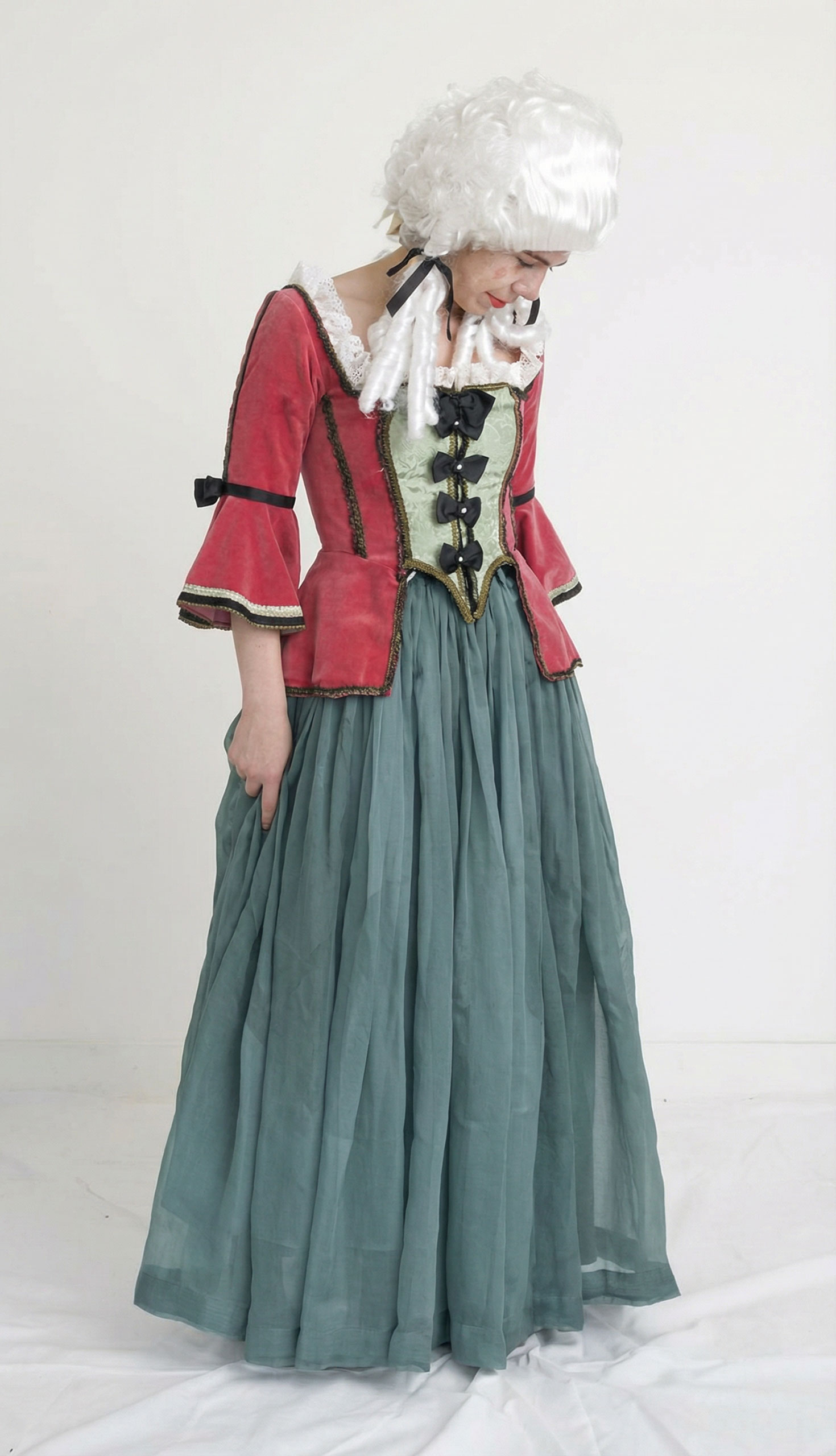 Schüchterne Rokoko Dame